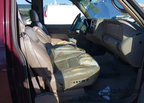 1999 Chevrolet Suburban 1500 Lt из США, поврежденный, VIN 3GNFK16R3XG183276